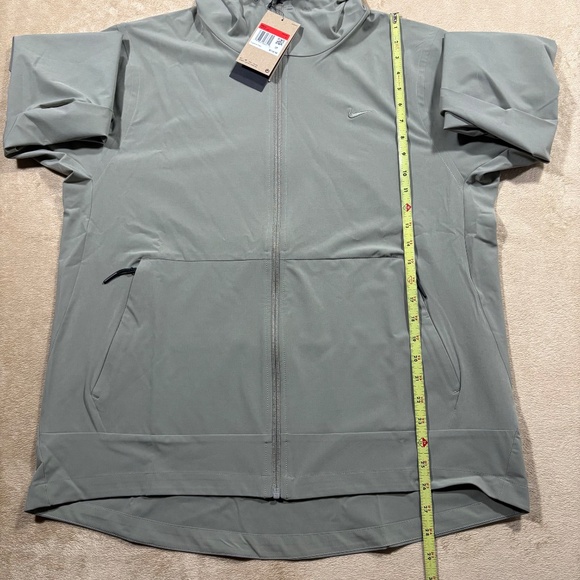 Nike Unlimited Water-Repellent Hooded Versatile Jacket Green FB7551 Men's XL - Picture 7 of 8